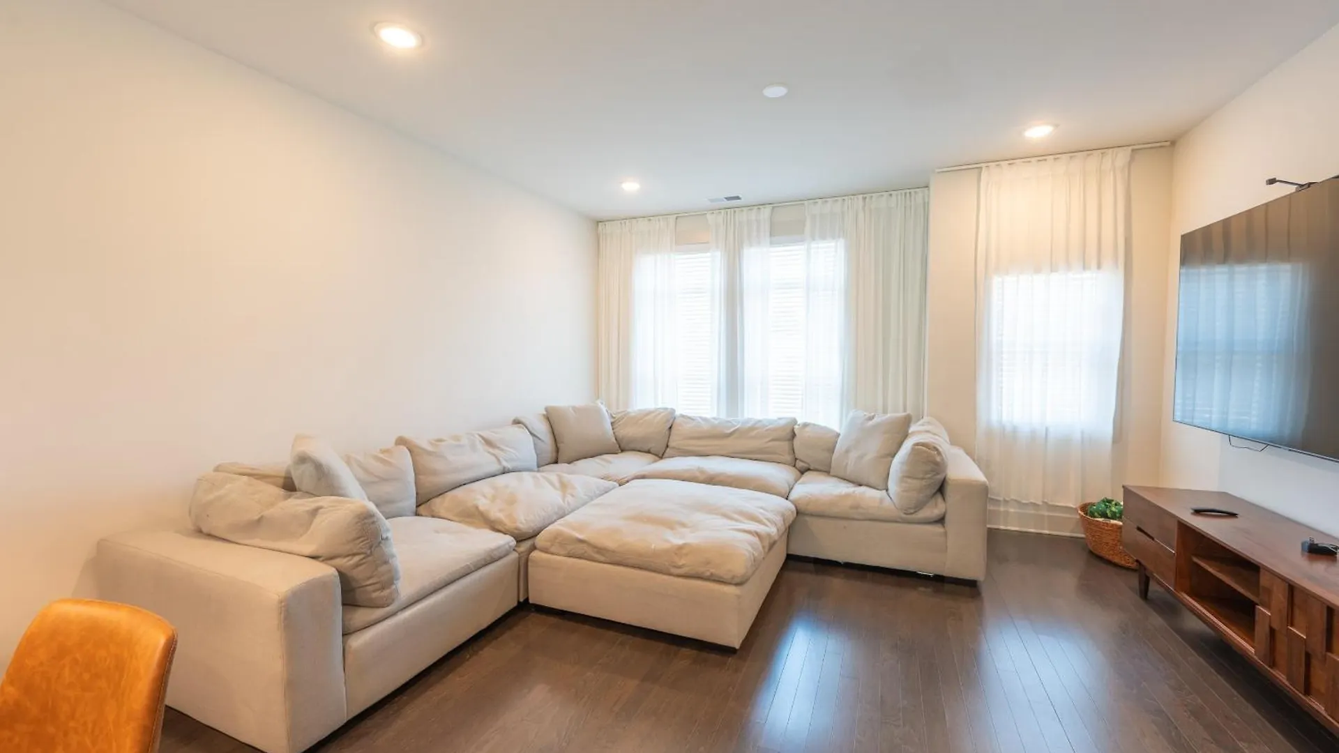 Townhouse . Rooftop . Cloud Couch . 85 Inch Tv . 2 Miles From Uptown Charlotte United States